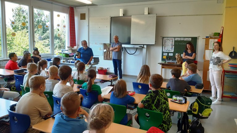 Schüler lesen Sagen und Geschichten aus dem Regnitzwinkel vor