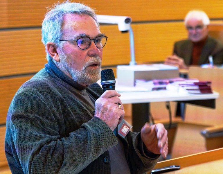 Udo am Mikrofon
